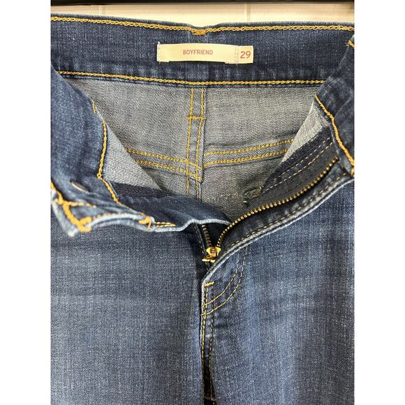 Levi's Boyfriend Mid Rise Women's Jeans in Size 29 Waist/27” inseam - Picture 6 of 9